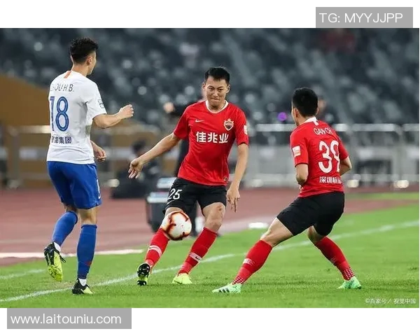 中超精彩对决鲁能迎战人和直播盛况不容错过